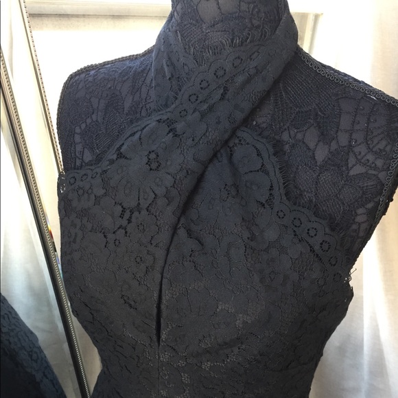 Keepsake high roads lace halter dress. - Picture 4 of 8